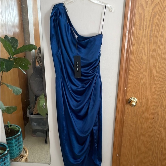 Elliatt Blue One Shoulder Dress - Picture 5 of 7